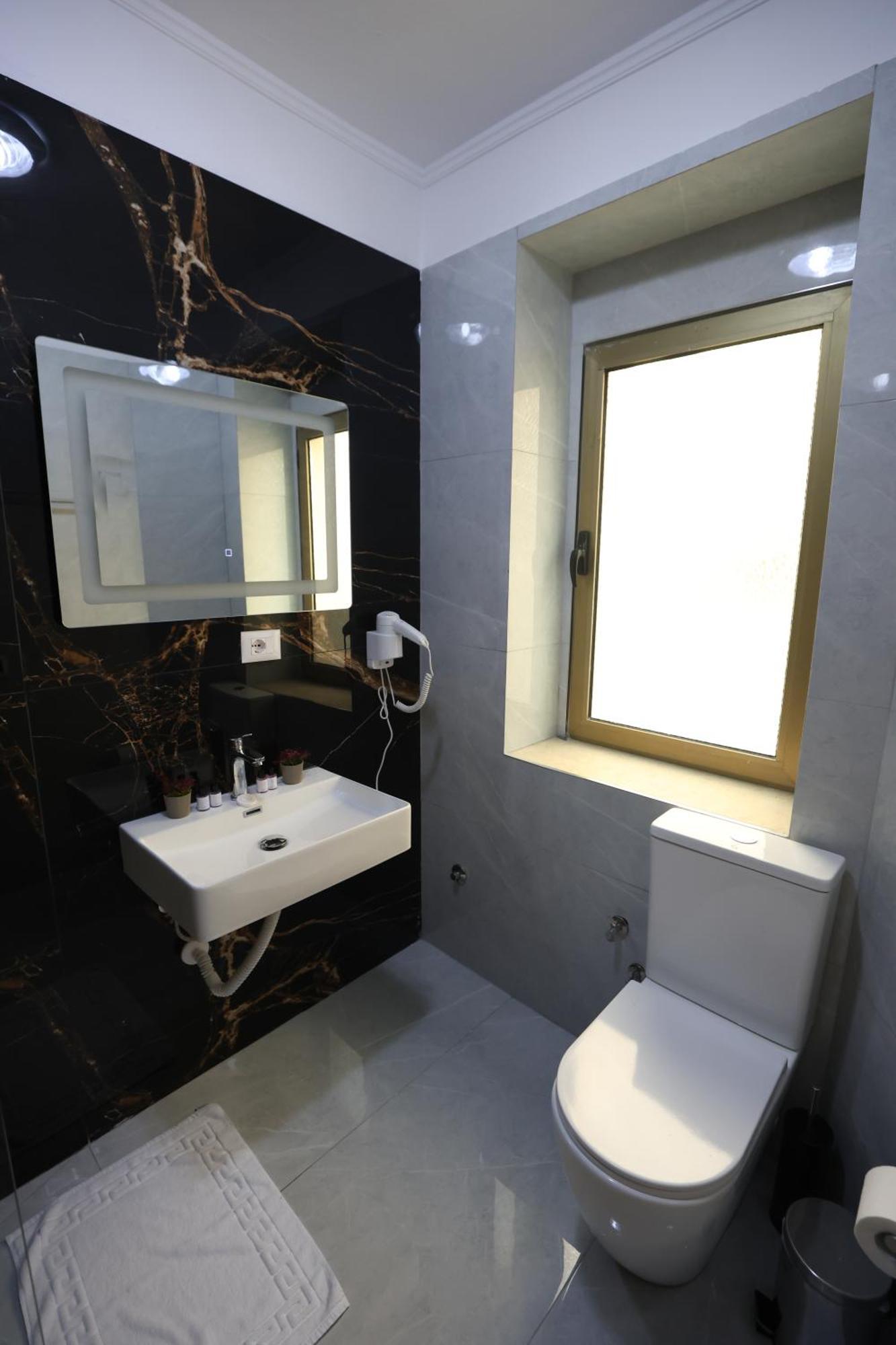Vila Alizee Hotel Tirana Exteriér fotografie